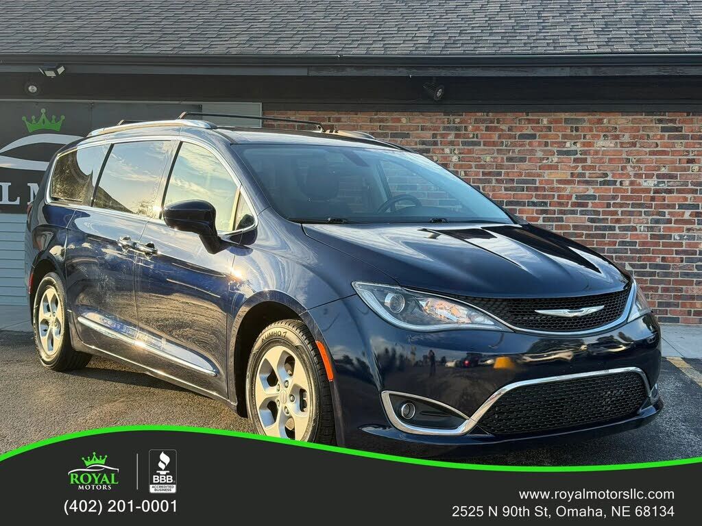 2017 CHRYSLER Pacifica