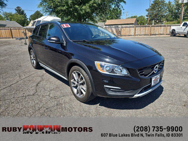 2018 VOLVO V60