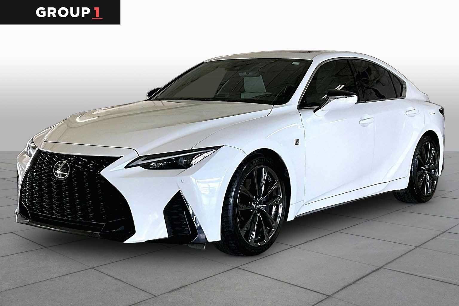 2022 LEXUS IS