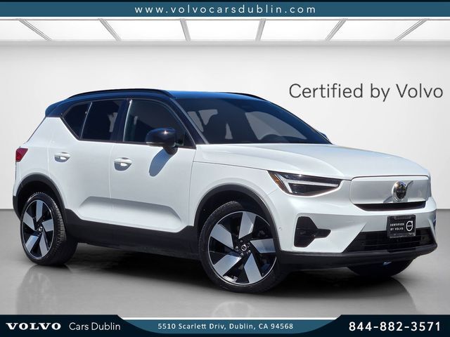 2025 VOLVO EX40