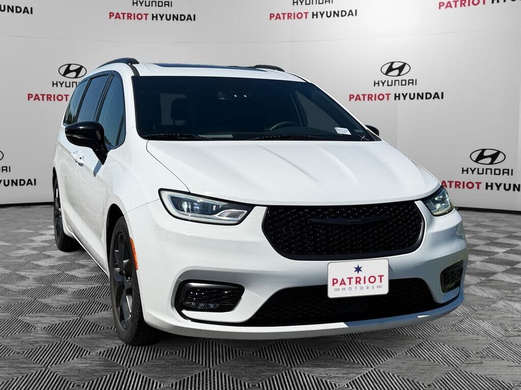 2025 CHRYSLER Pacifica