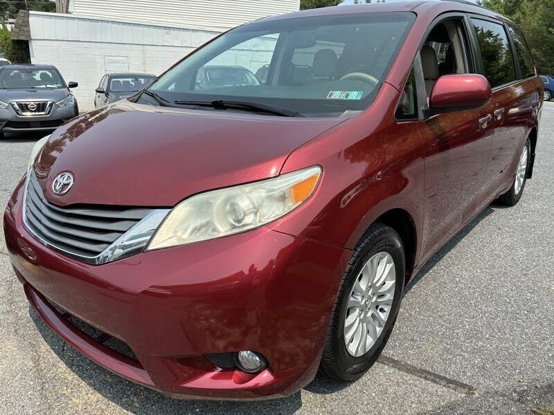 2012 TOYOTA Sienna
