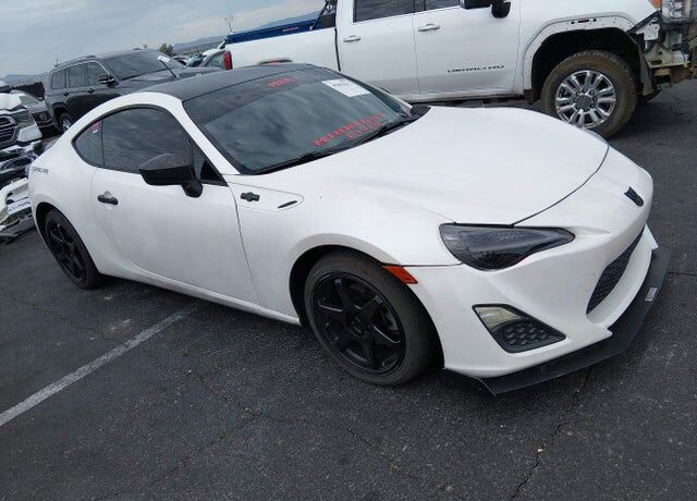 2013 TOYOTA Scion