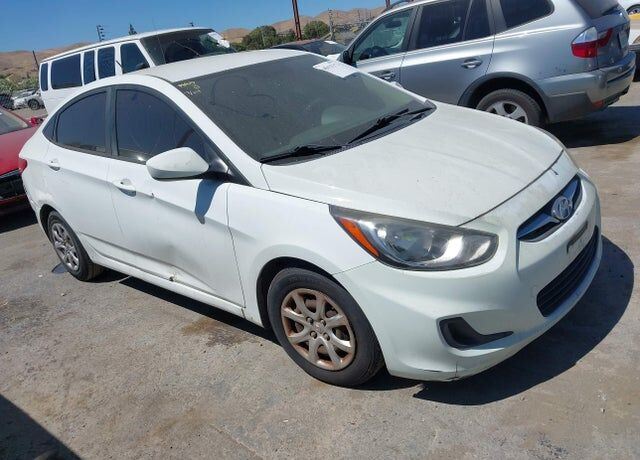 2014 HYUNDAI Accent