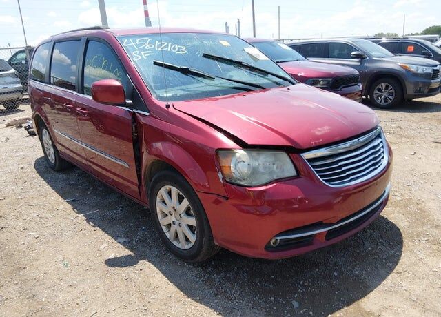 2014 CHRYSLER Town and Country