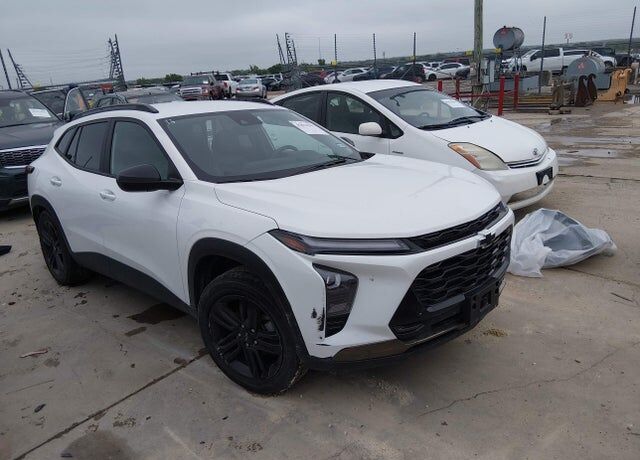 2024 CHEVROLET Trax