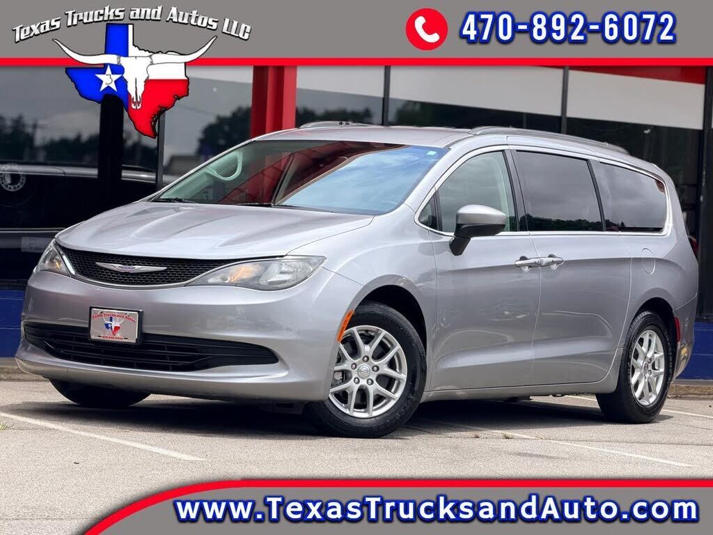2020 CHRYSLER Voyager