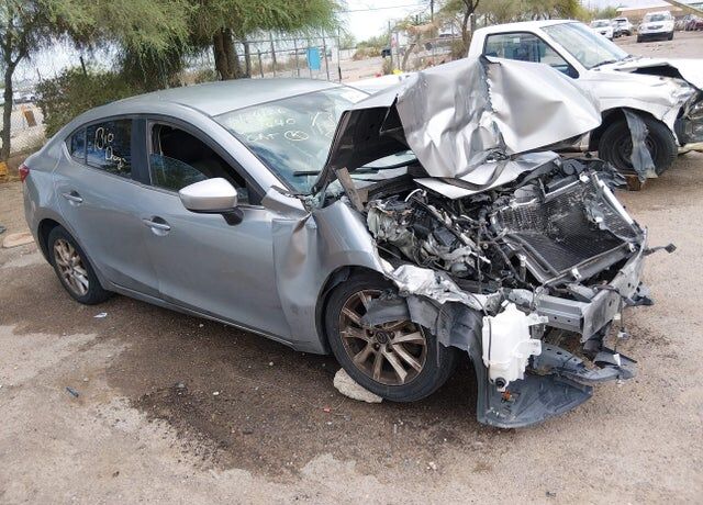 2016 MAZDA Mazda3