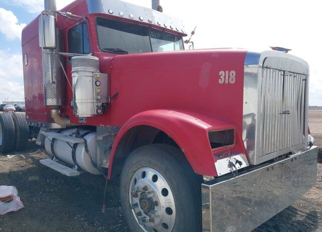 2004 FREIGHTLINER FLD132