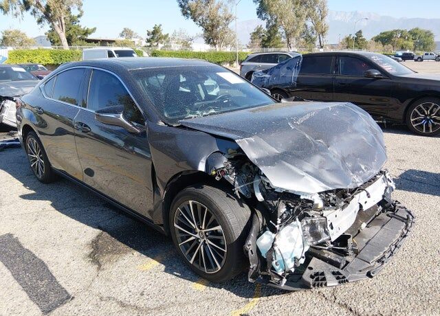 2022 LEXUS ES