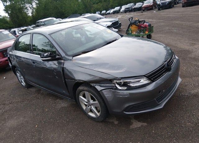 2013 VOLKSWAGEN Jetta