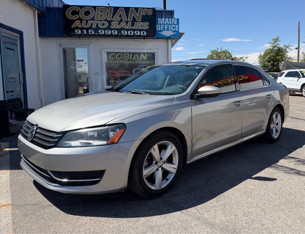 2012 VOLKSWAGEN Passat