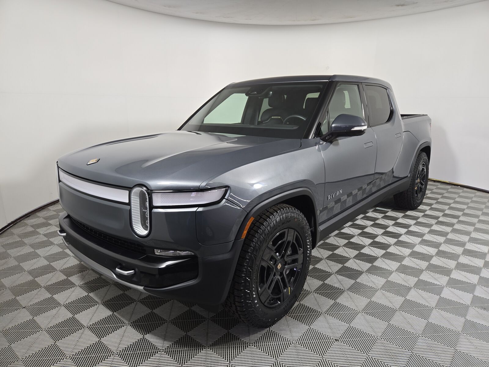 2023 RIVIAN R1T