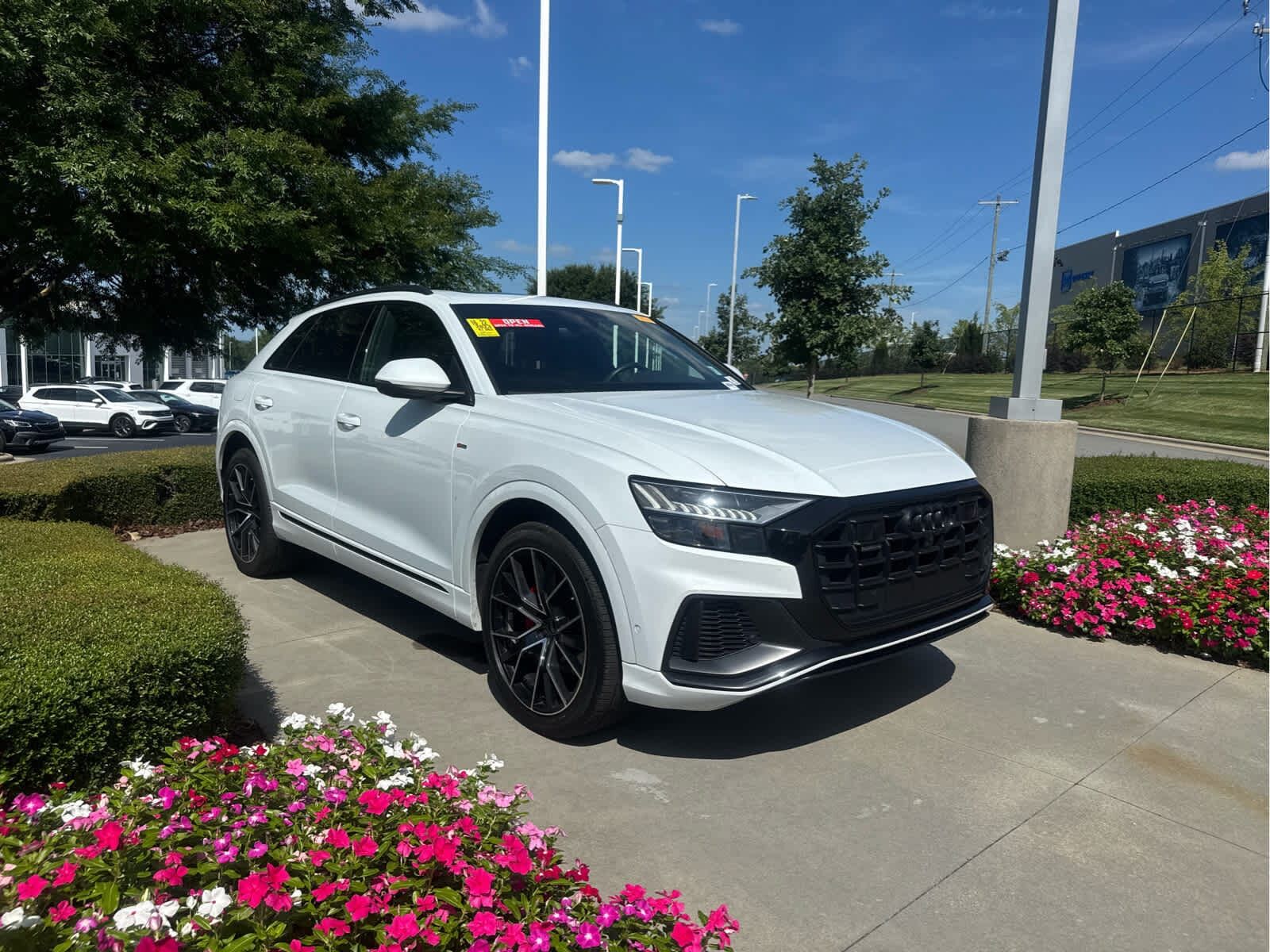 2023 AUDI Q8