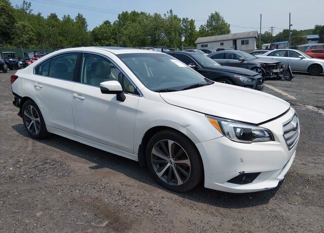 2017 SUBARU Legacy
