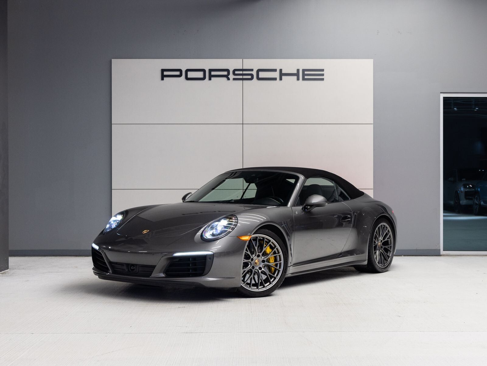 2018 PORSCHE 911