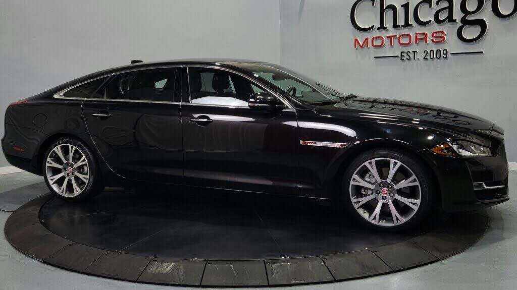 2019 JAGUAR XJ