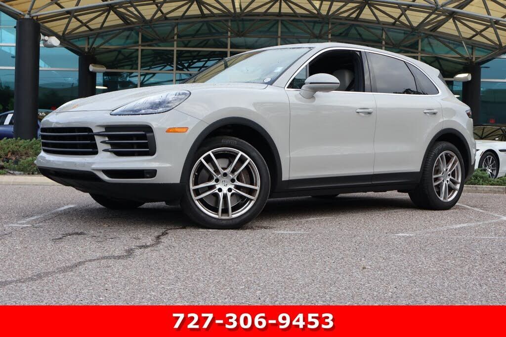 2022 PORSCHE Cayenne
