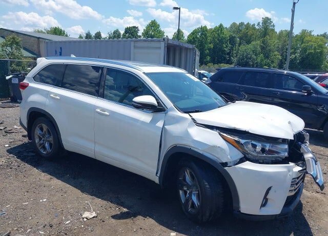 2017 TOYOTA Highlander