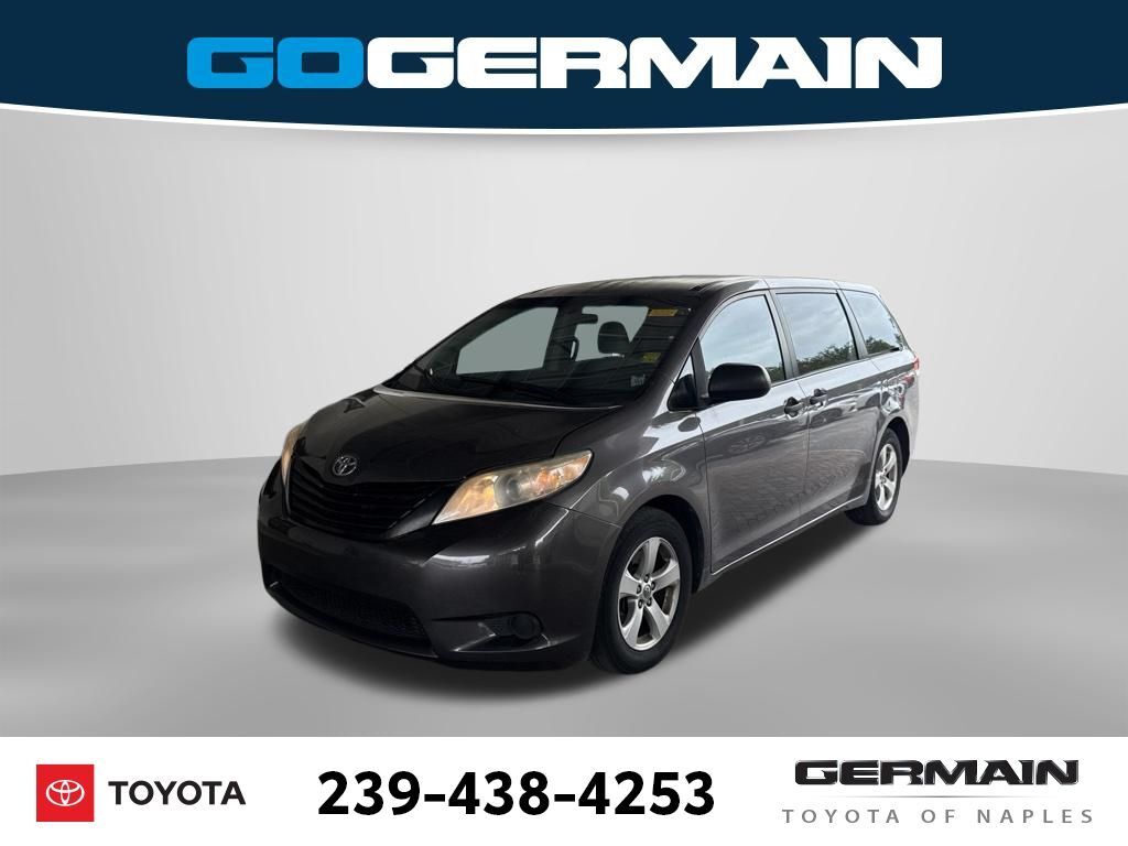2013 TOYOTA Sienna
