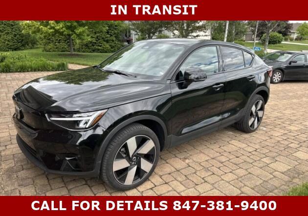 2023 VOLVO C40