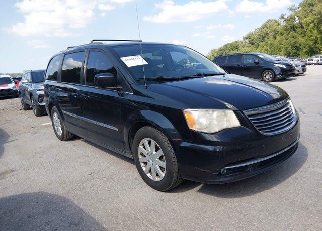 2014 CHRYSLER Town and Country
