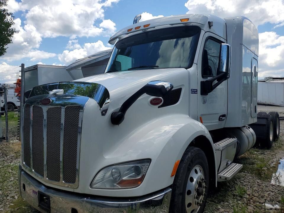 2018 PETERBILT 579