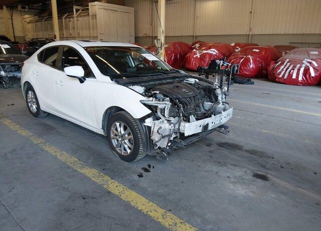 2016 MAZDA Mazda3