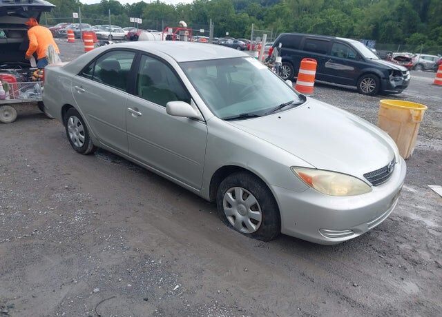 2004 TOYOTA Camry