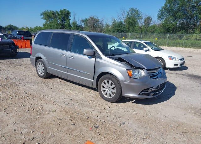 2015 CHRYSLER Town and Country