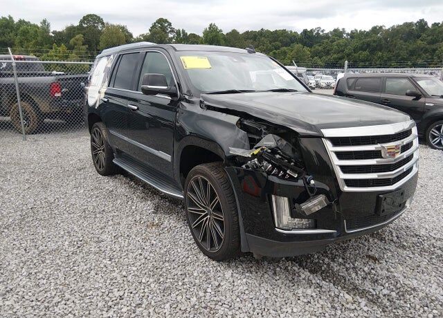 2017 CADILLAC Escalade