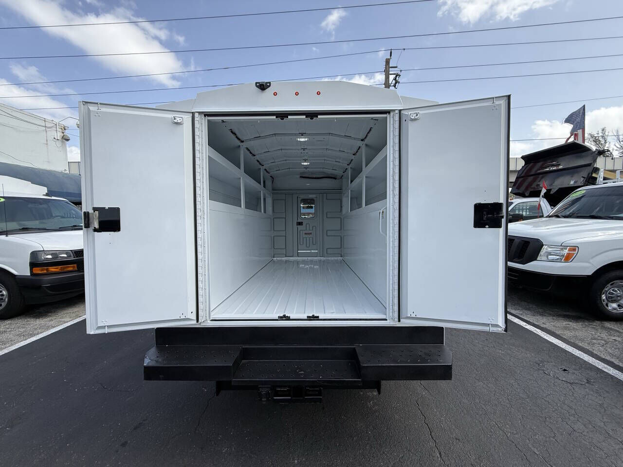 2020 CHEVROLET Express