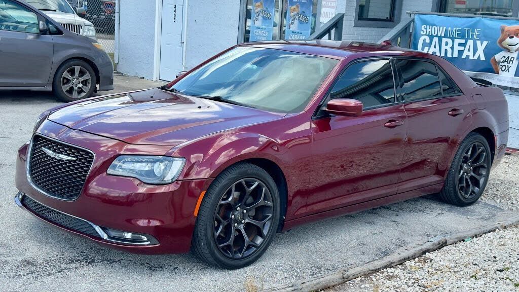 2019 CHRYSLER 300