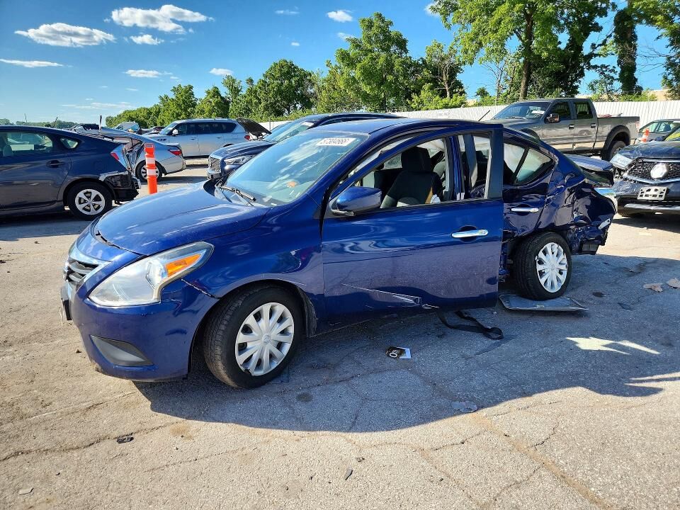 2019 NISSAN Versa