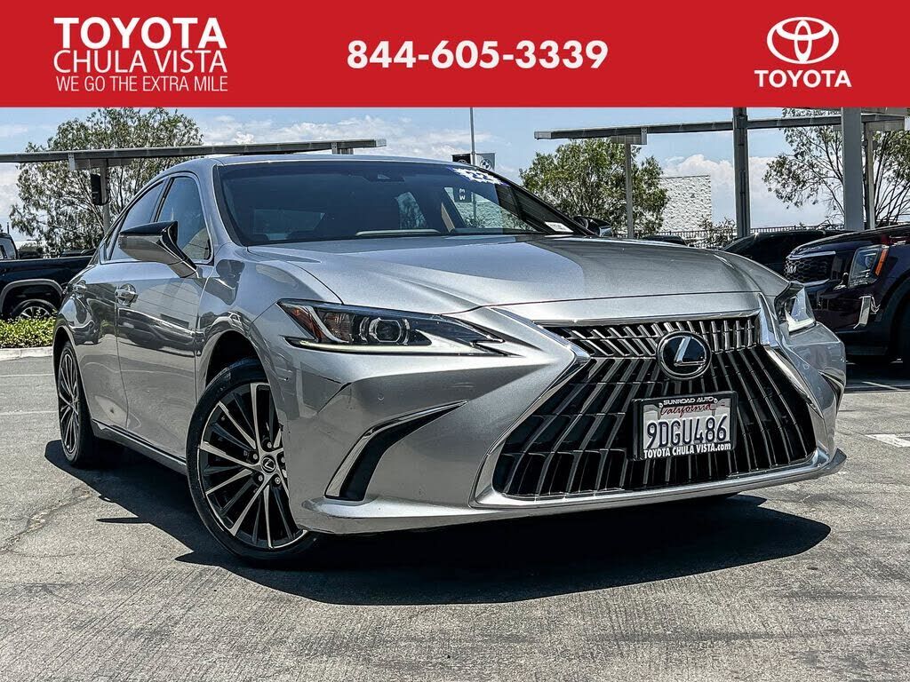 2022 LEXUS ES