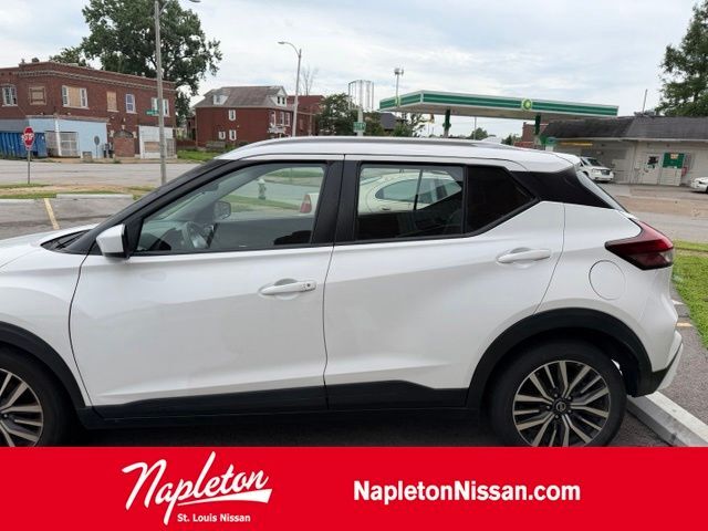 2021 NISSAN Kicks