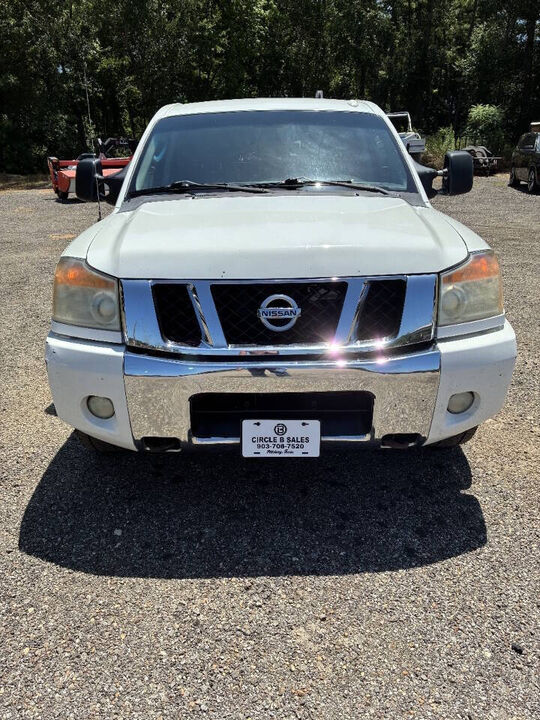 2011 NISSAN Titan