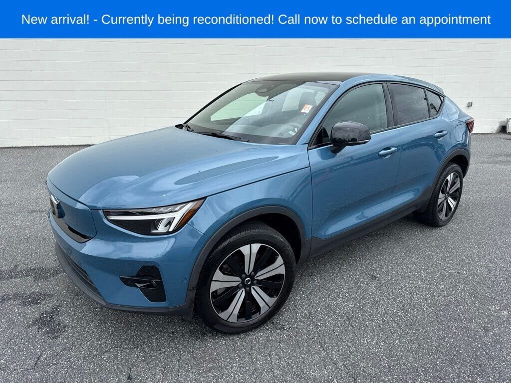 2023 VOLVO C40