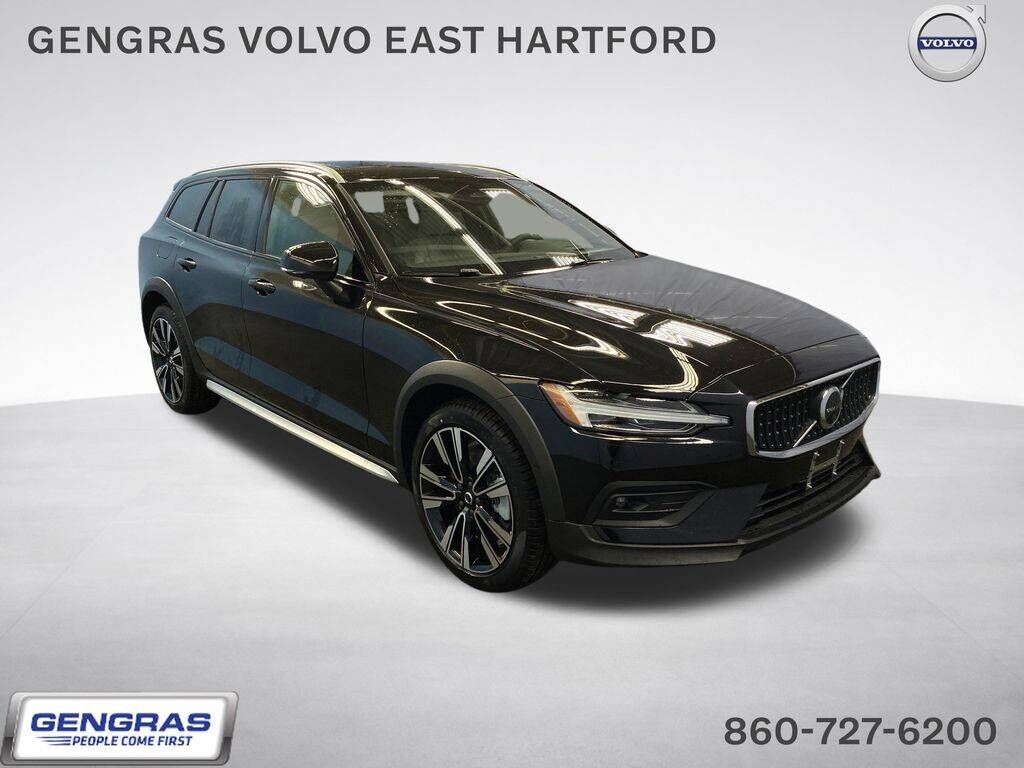 2026 VOLVO V60CC