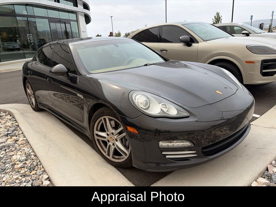 2011 PORSCHE Panamera