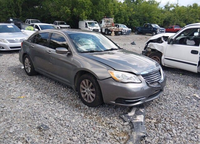 2013 CHRYSLER 200
