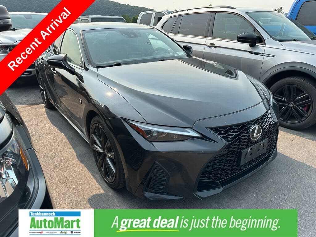 2022 LEXUS IS