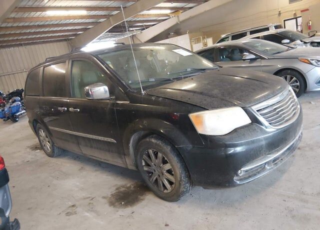 2011 CHRYSLER Town and Country