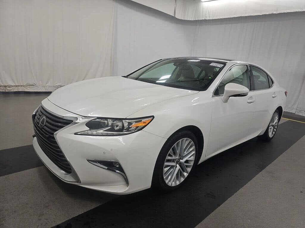 2017 LEXUS ES