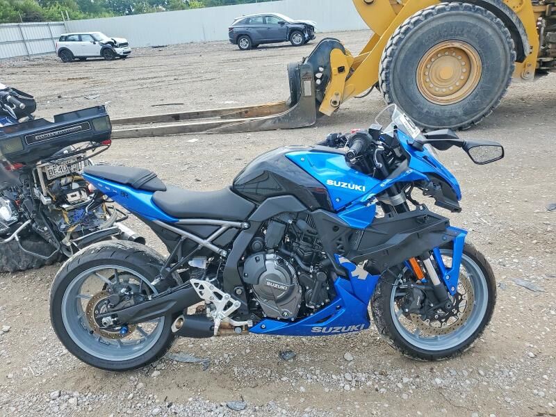 2024 SUZUKI GSX-8R