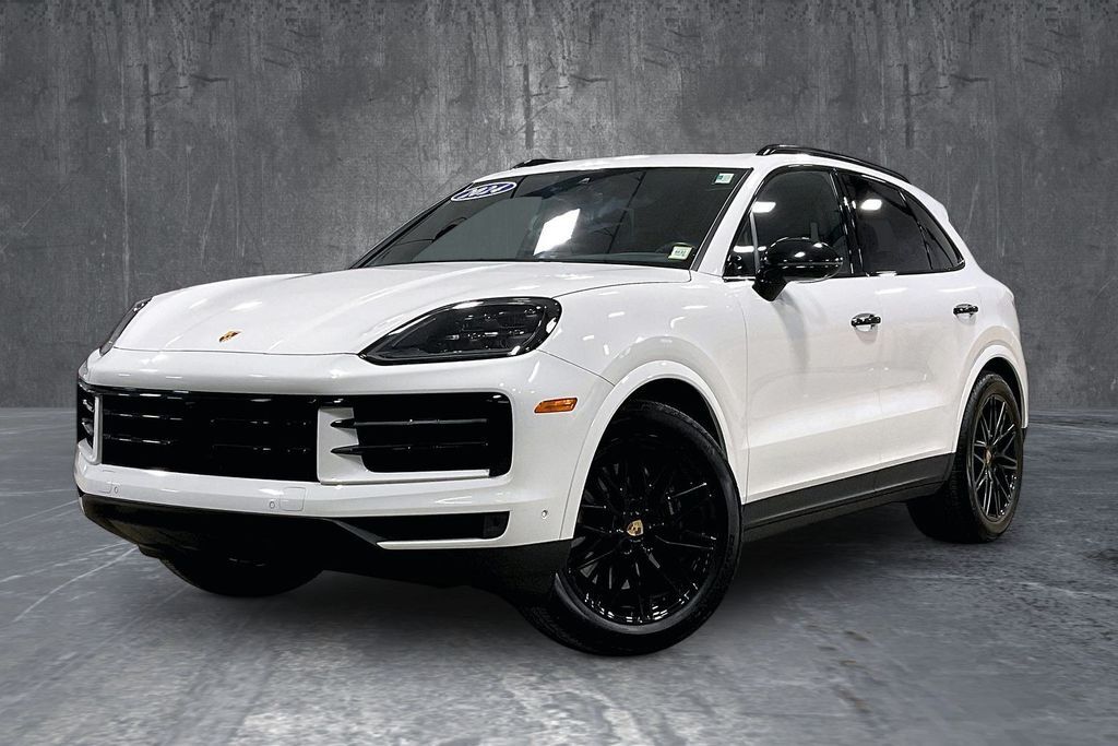 2024 PORSCHE Cayenne