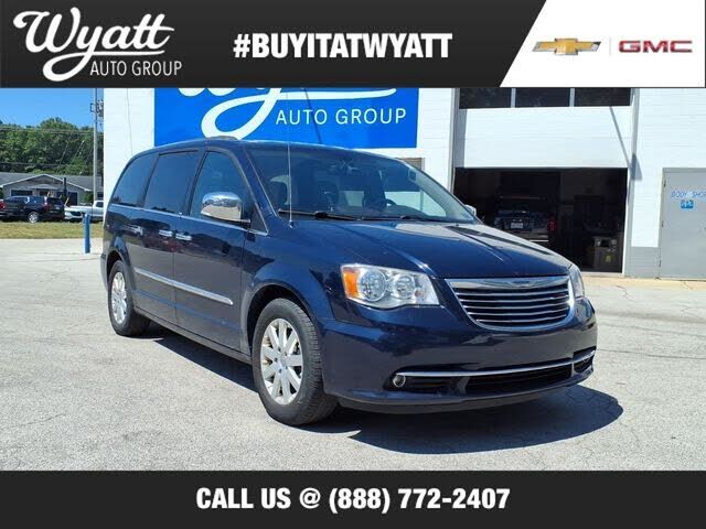 2012 CHRYSLER Town and Country
