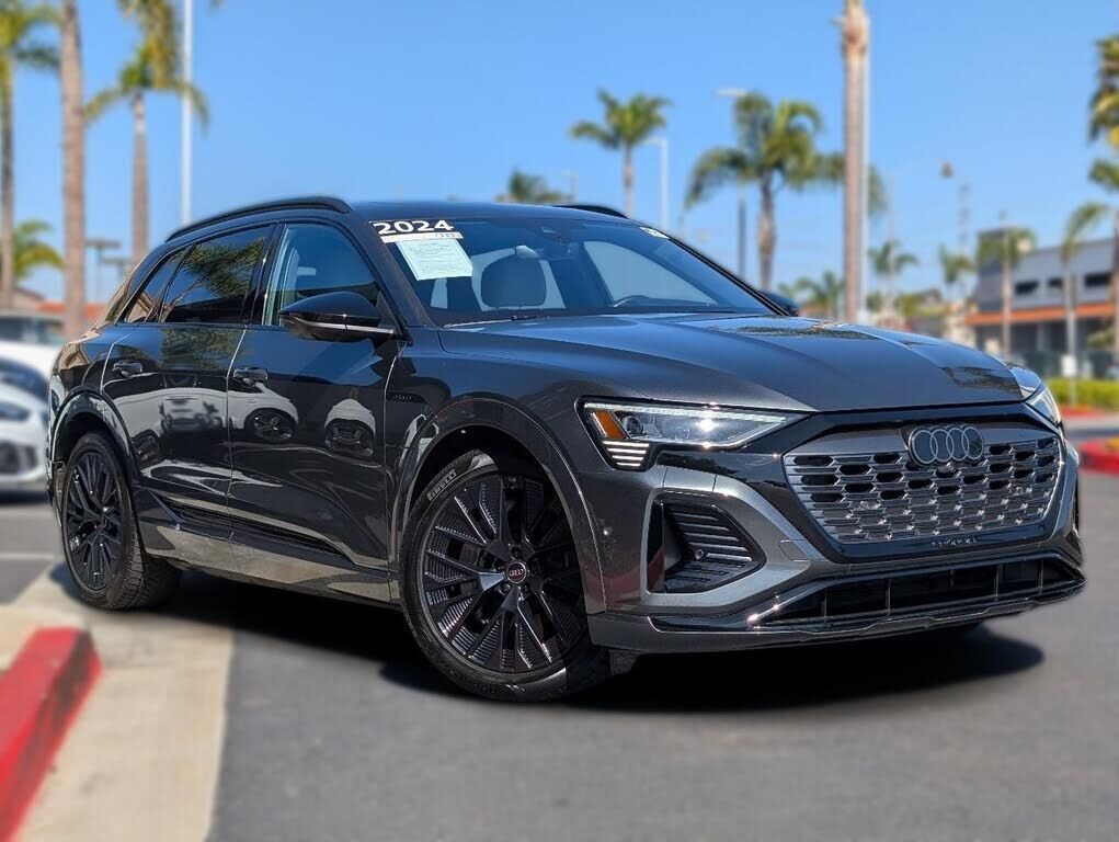 2024 AUDI Q8