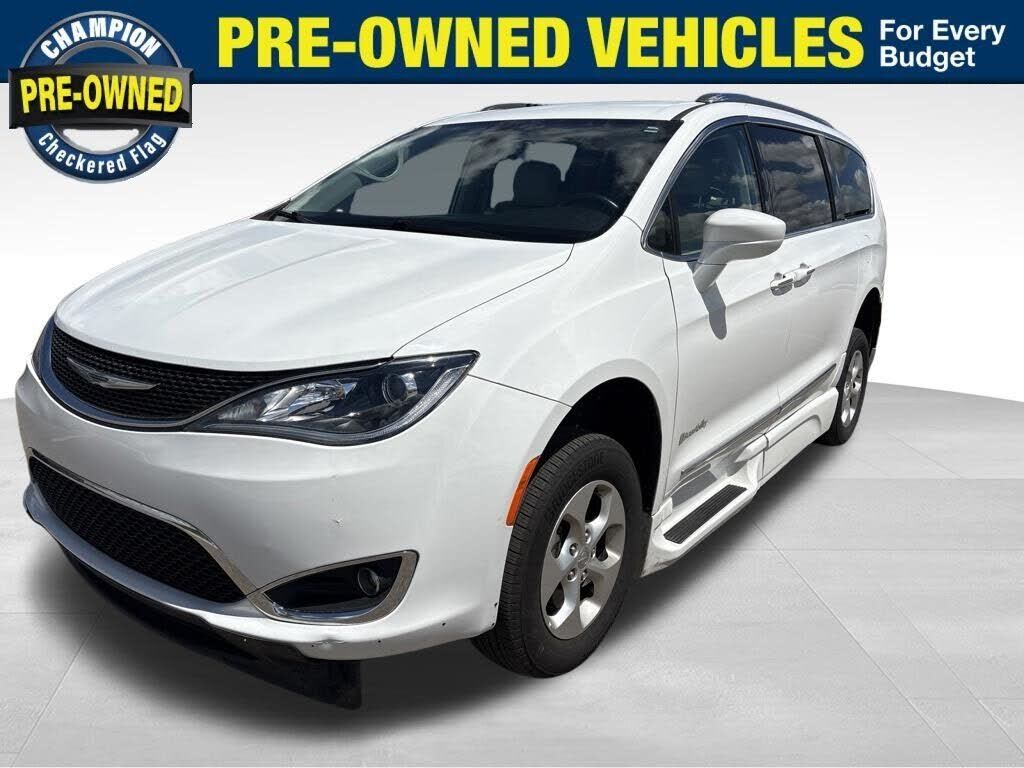 2017 CHRYSLER Pacifica