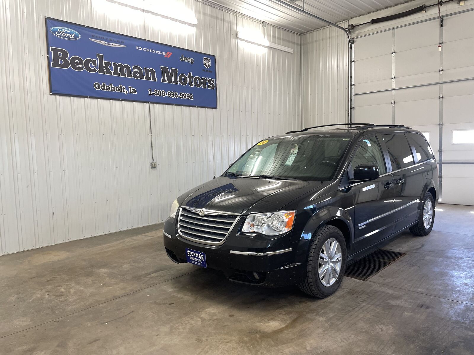 2010 CHRYSLER Town and Country